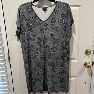 J. Jill Black and Gray Patterned Midi Dress